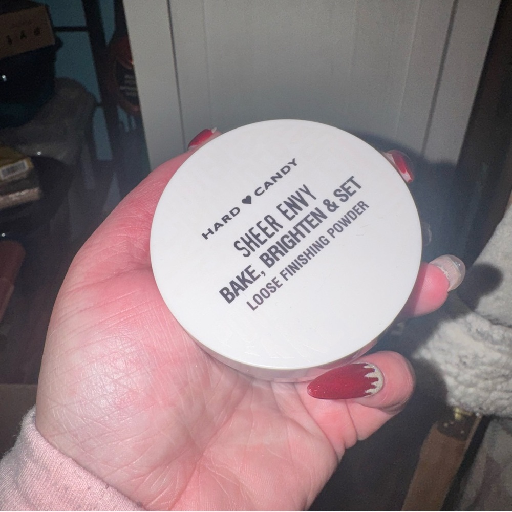 Hard Candy Sheer envy loose powder